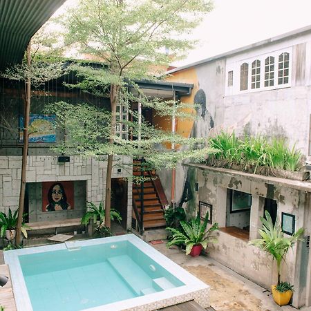 The Flying Fish Hostel Cebu Екстериор снимка