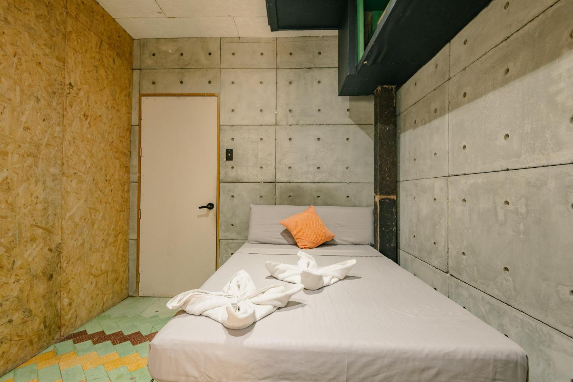 The Flying Fish Hostel Cebu Екстериор снимка