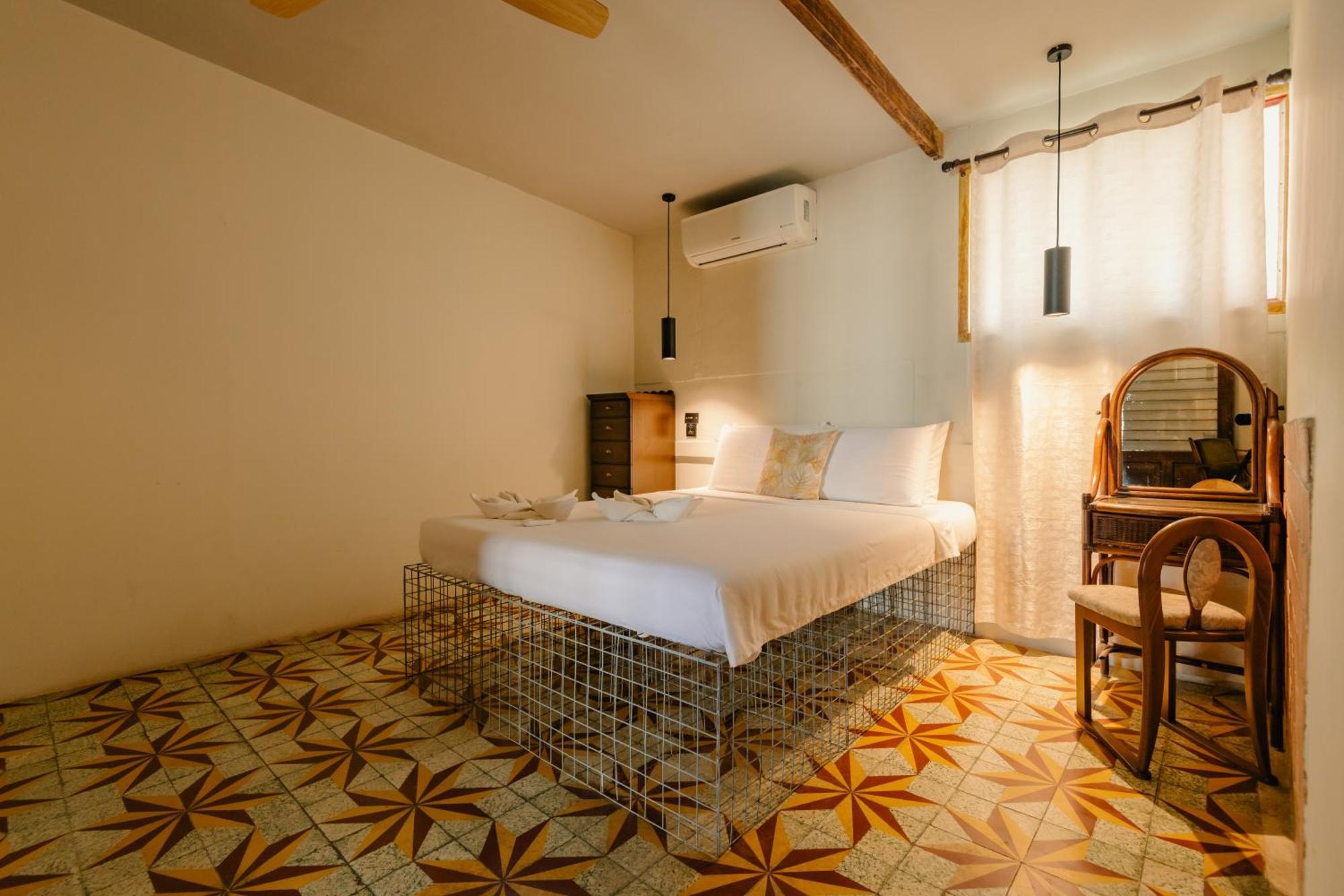 The Flying Fish Hostel Cebu Екстериор снимка